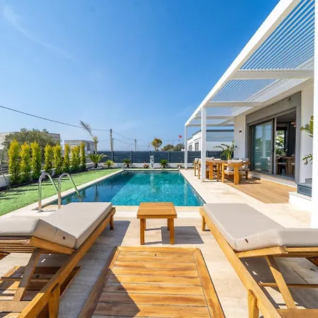 Maviie Mit Pool & Meerblick In Yalikavak Geris Βίλα